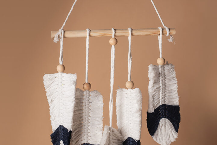 Macrame feathers